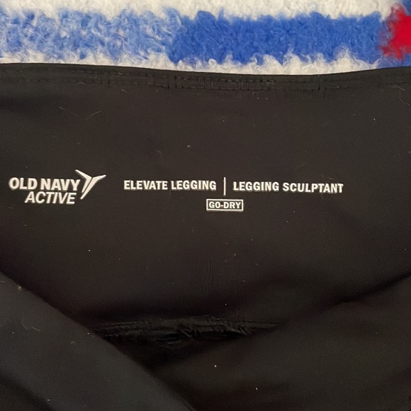 Old navy cropped black leggings - Picture 3 of 3